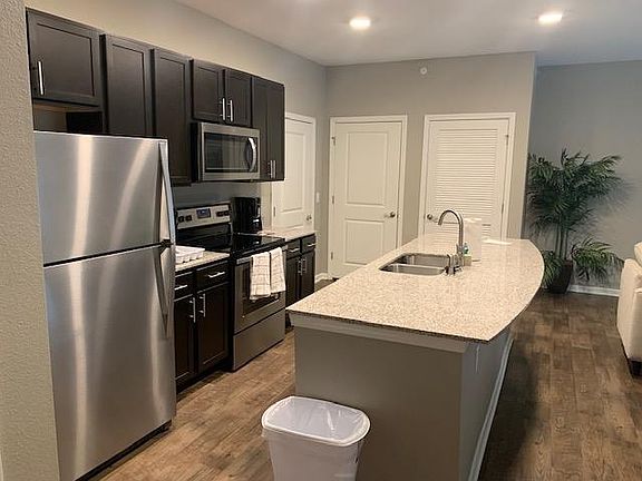 4th image of 1375 Park 33 Blvd APT 1114