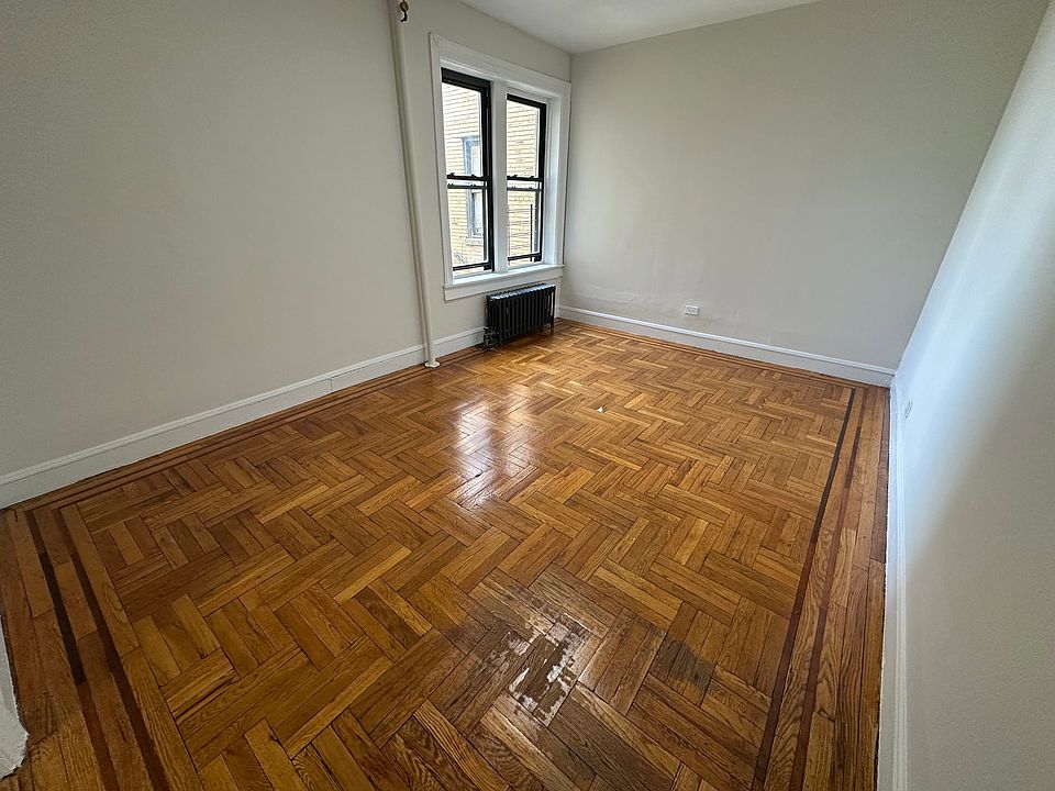 1st image of 2978 E 196th St APT 1C