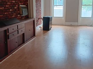 427 2nd St APT 2, Troy, NY 12180