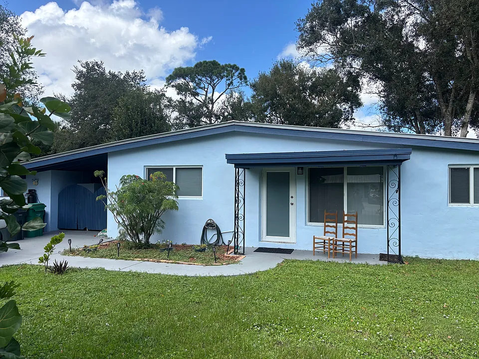 7404 San Carlos Dr