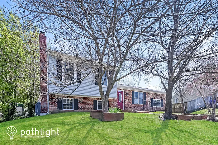 2252 Westwood Dr photo 1