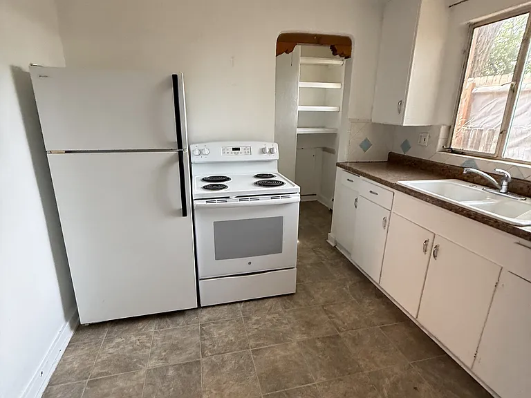 118-120 W Berger St #B — Photo 2
