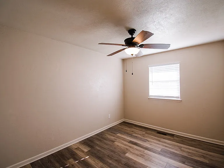 1608 S Berry Rd — Photo 15