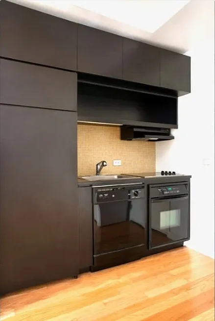 56 Pine Street — Photo 2