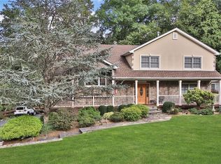 1 Alexa Ct, Pearl River, NY 10965