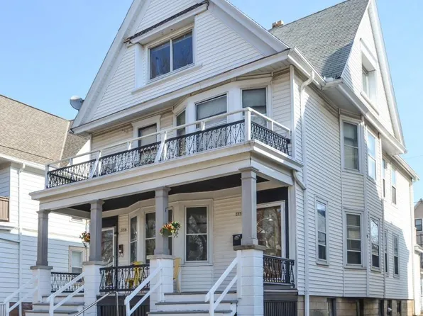 2956 N Cramer St, Milwaukee, WI 53211