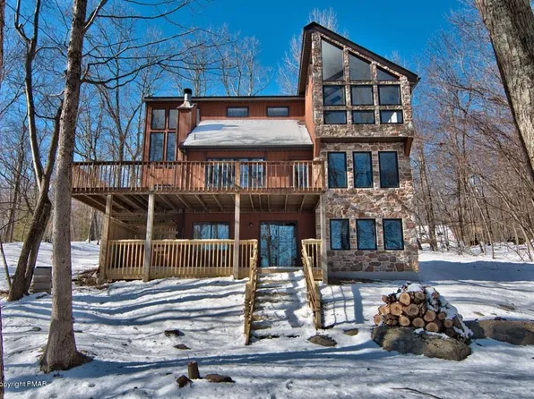 102 Bayberry Ct, East Stroudsburg, PA 18301
