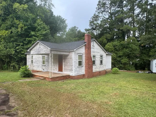 1004 W Gold St, Mc Cormick, SC 29835