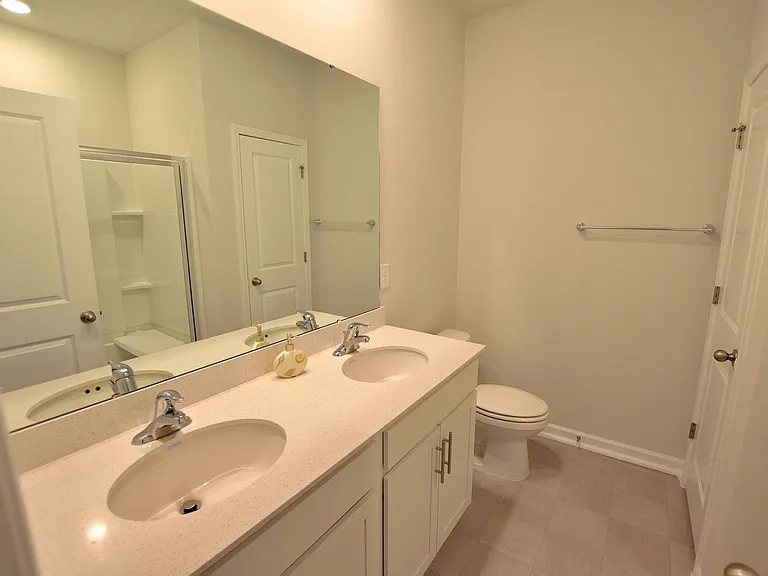 468 Rosemount — Photo 10