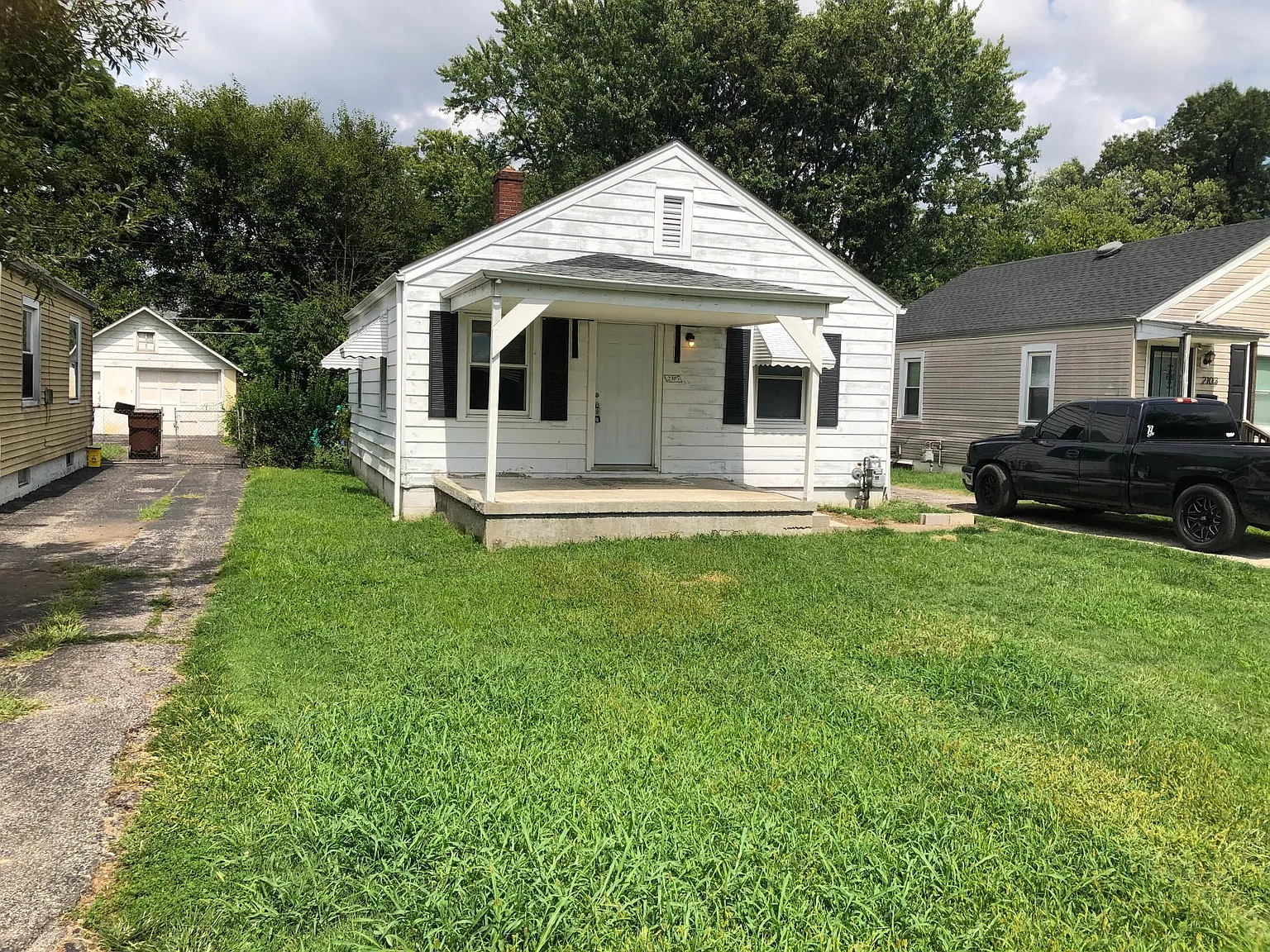 2105 Ratcliffe Ave photo 1