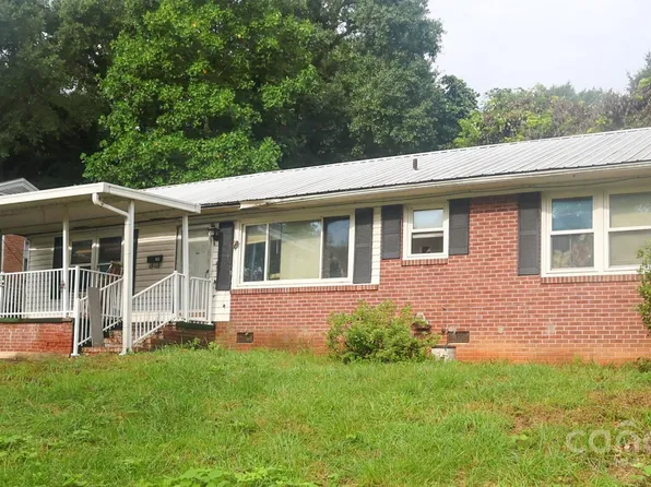 921 Green Circle Dr, Gastonia, NC 28054
