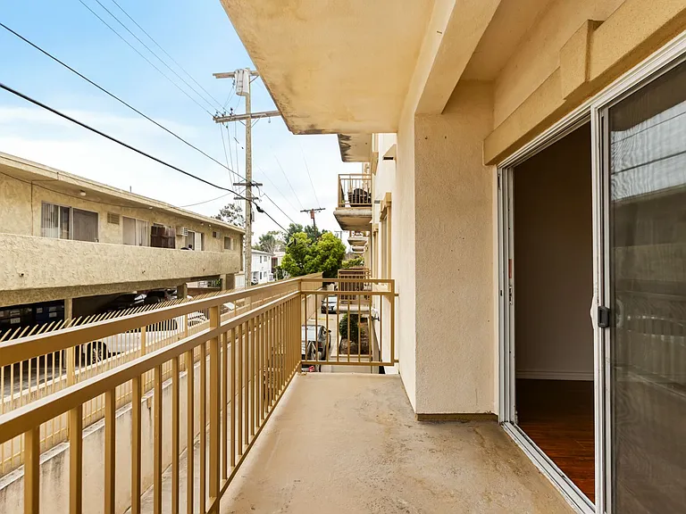 3328 Oakhurst Ave — Photo 32