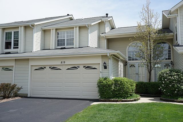 1st image of 819 Dracut Ln