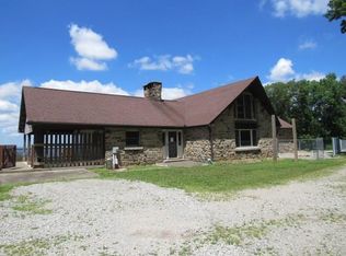 49 Jackson Gates Rd, Connellsville, PA 15425