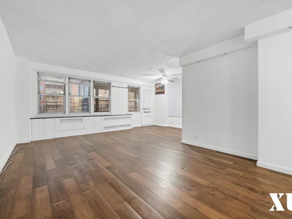 43-10 Kissena Boulevard image 5 of 22