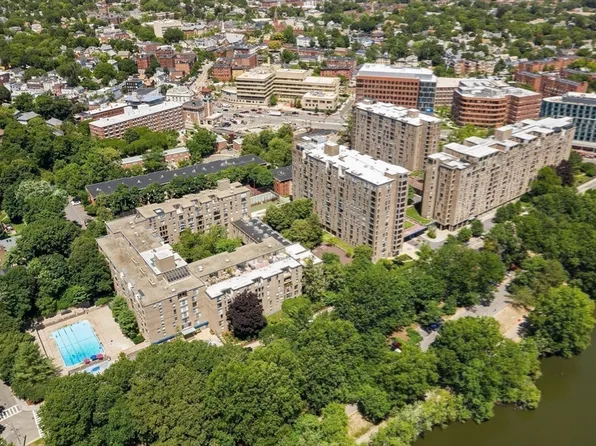 99 Pond Ave APT 417, Brookline, MA 02445