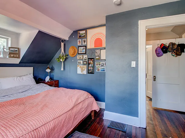 330 Bernard Ave — Photo 3