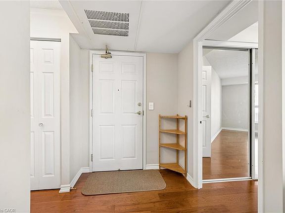3rd image of 20 Saint George St #507