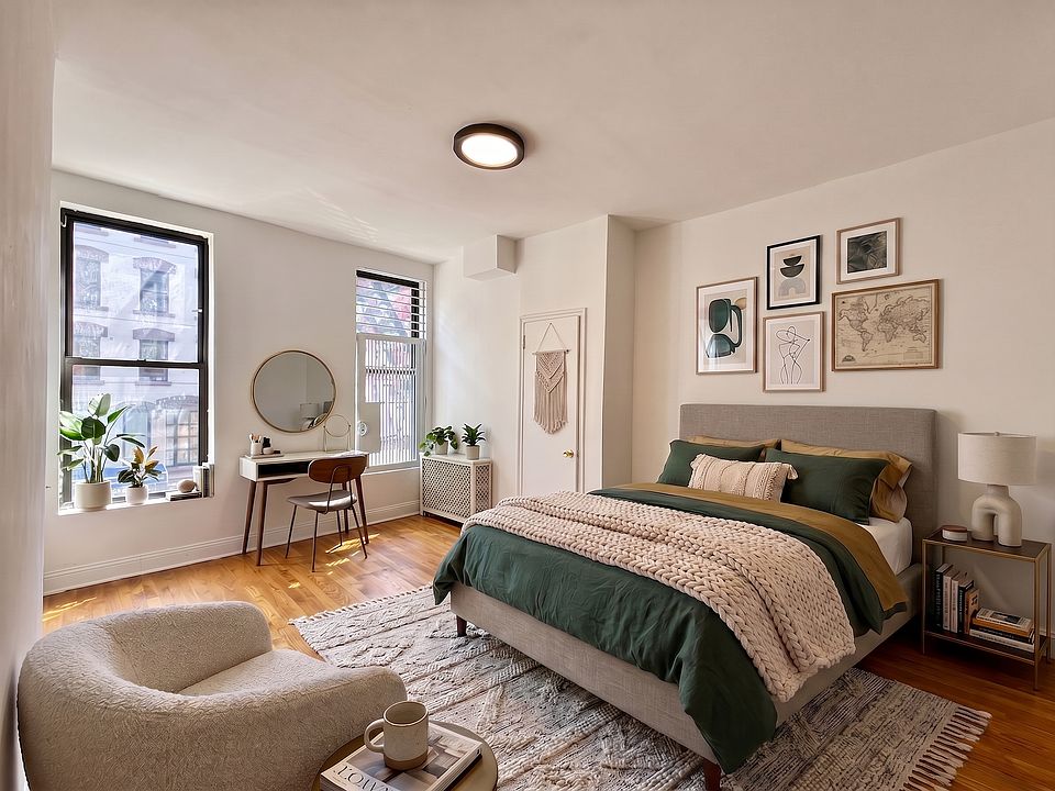 2nd image of 339 E 6th St APT 3