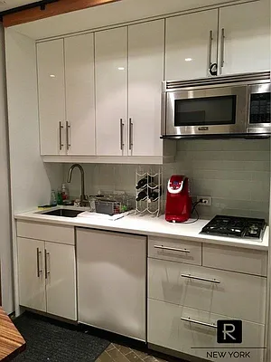 Rented by R New York | media 17