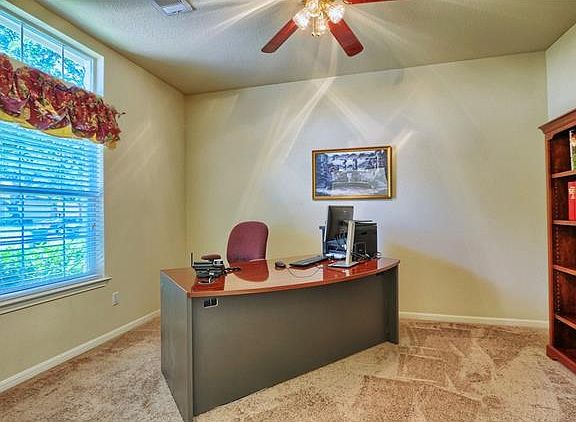 3rd image of 1403 Encino Dr