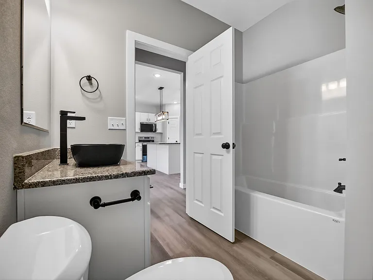 42 Whitley Ln — Photo 11