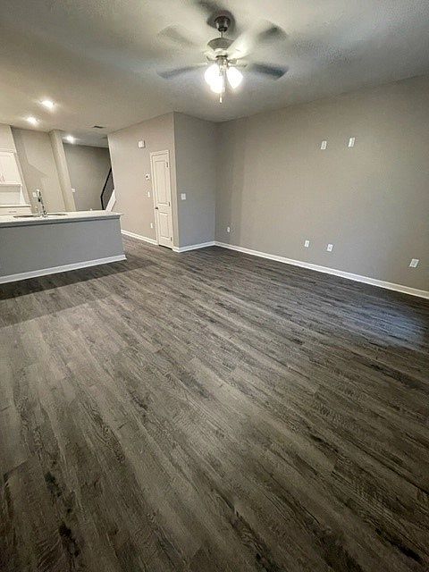 1st image of 555 E Railroad Ave #B