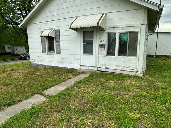 595 W Vest St, Marshall, MO 65340