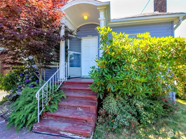 125 N 74th Street, Seattle, WA 98103