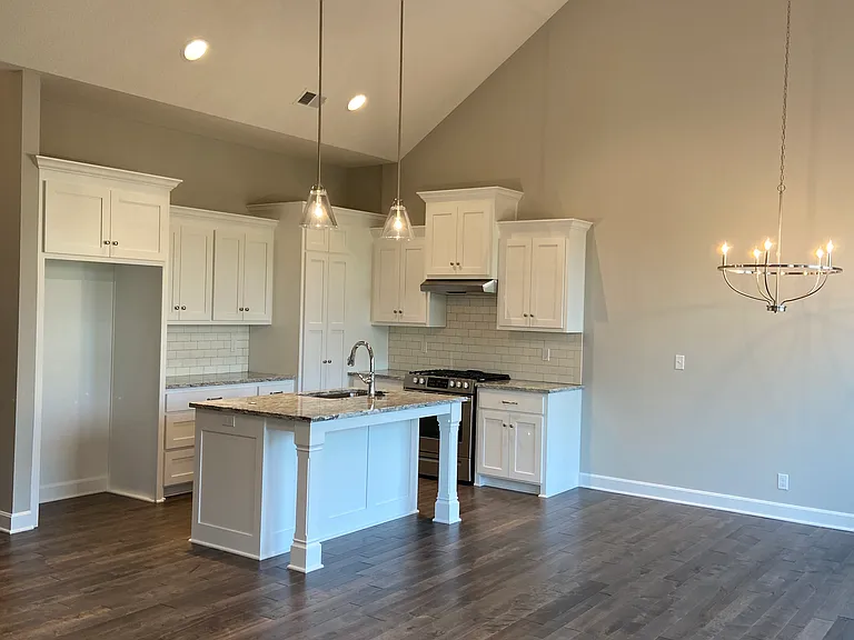 16176 Fontana St — Photo 13