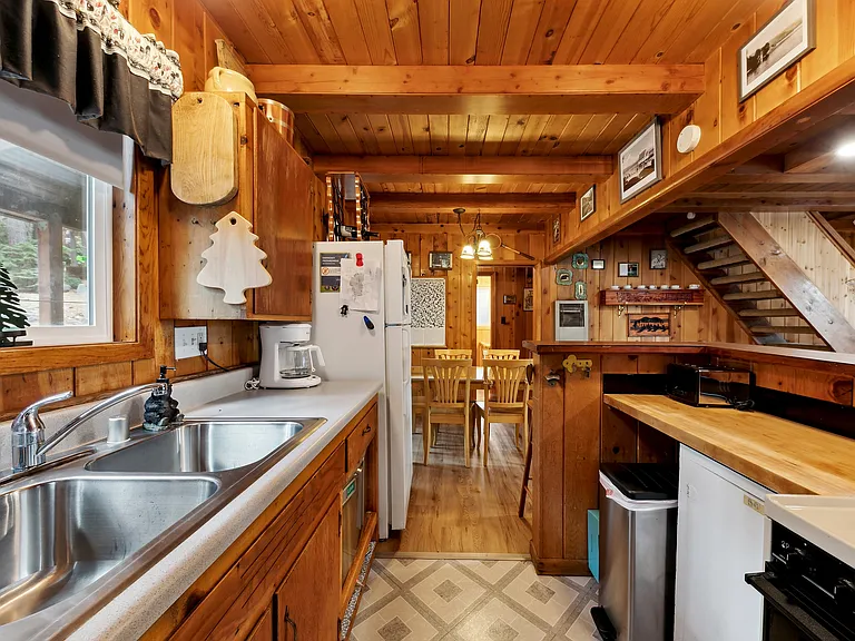 6315 Flicker Ave — Photo 7