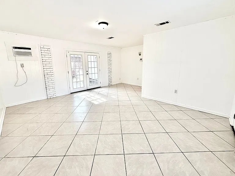 16405 Patton Ave — Photo 8
