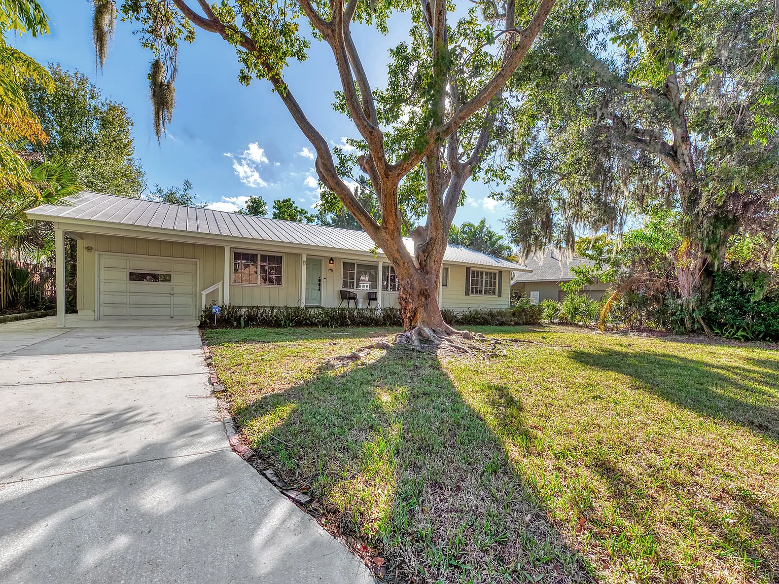 3 bed, 1.5 bath, 1461 sqft, $8,000 — Photo 2