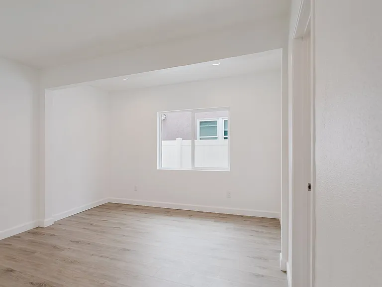 18308 Gresham St — Photo 19
