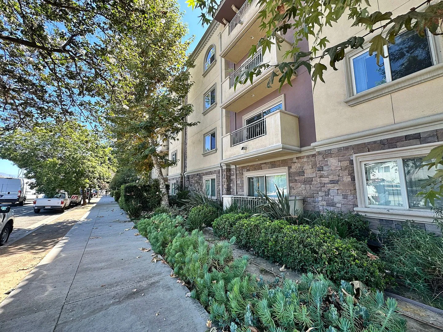 Vista Del Sol - Burbank — Photo 3