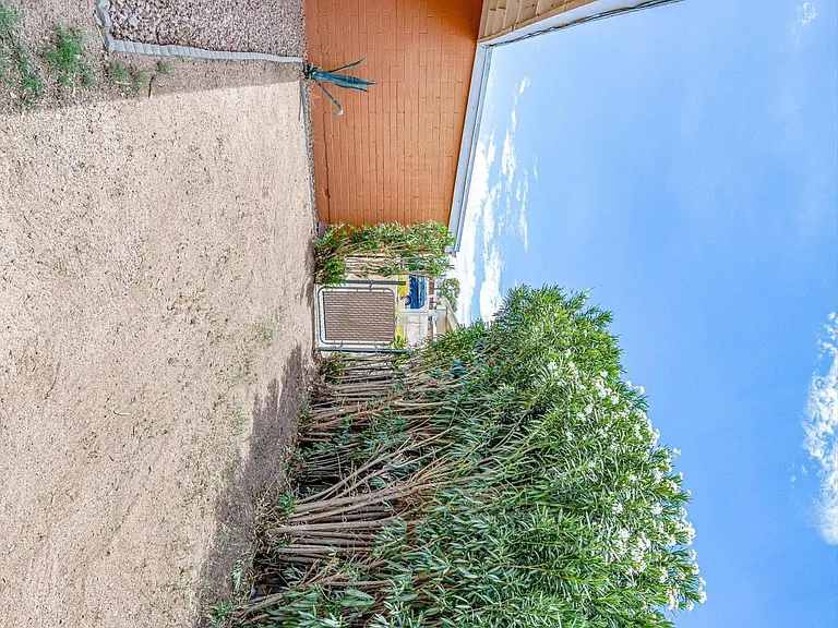104 N Douglas Ave — Photo 26