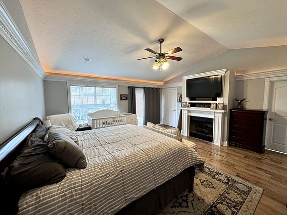 5th image of 92 Water Cliff Dr