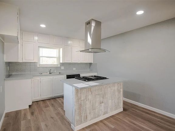 3rd image of 540 Hensley Dr