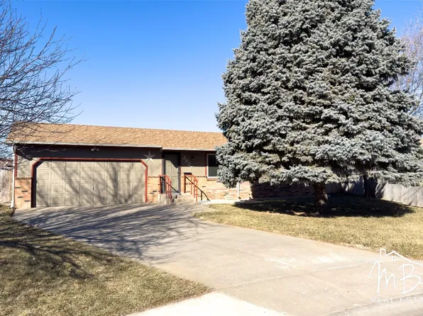 2927 Loraine Pl, Garden City, KS 67846