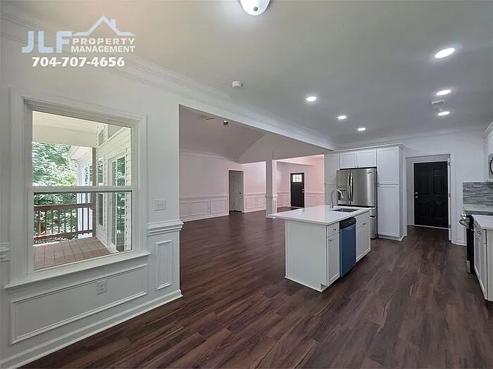 595 Foxwood Dr — Photo 8