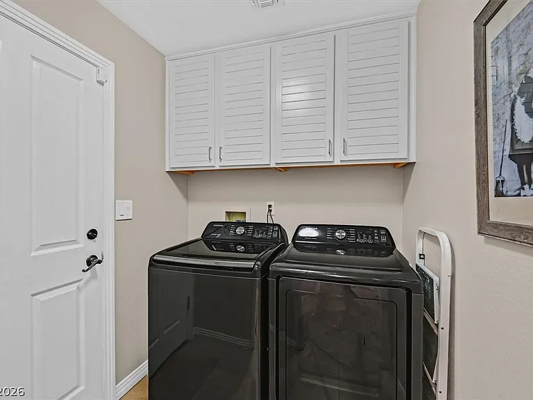 8161 Round Hills Cir — Photo 23