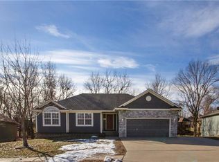 1318 Cottonwood Ave, Pleasant Hill, MO 64080
