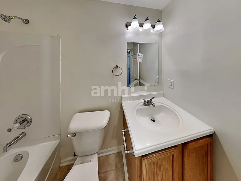 640 Norfolk Sq S — Photo 14