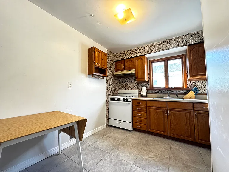 335 Jefferson Ave #2F — Photo 6