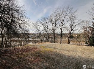 17 Lake Ave S, Renton, WA 98057