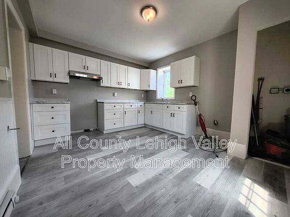 2nd image of 427 W Berwick St
