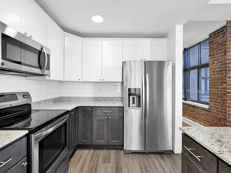 The Residences at Barnett — Photo 38