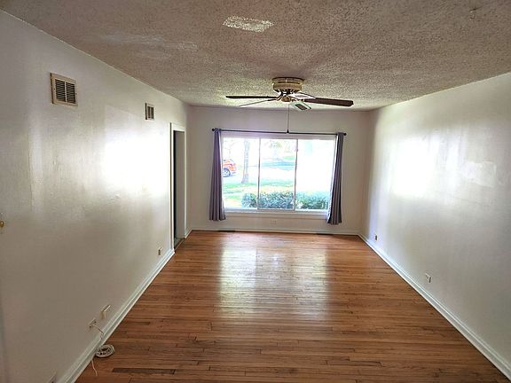 2nd image of 120 S Park St #1