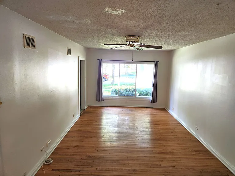 120 S Park St #1 — Photo 2