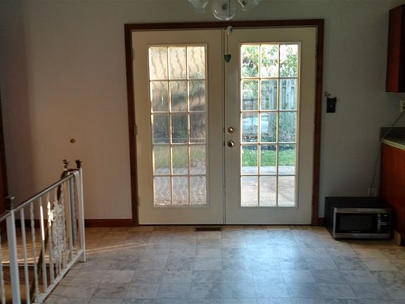 3rd image of 42 Bustetter Dr